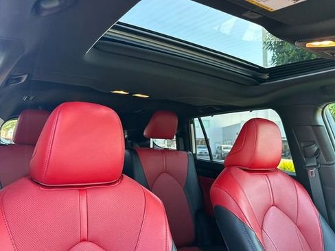 Certified 2025 Toyota Highlander XSE image 24
