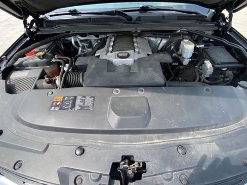 Used 2015 Cadillac Escalade Luxury image 11