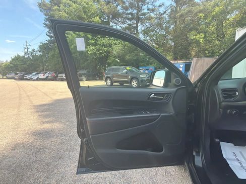 Used 2024 Dodge Durango GT RWD image 17