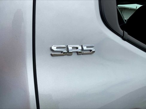 Used 2025 Toyota Tacoma SR5 AWD/4WD image 10