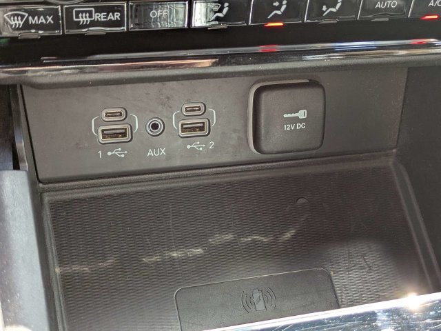 Used 2023 Jeep Grand Cherokee Altitude RWD image 25