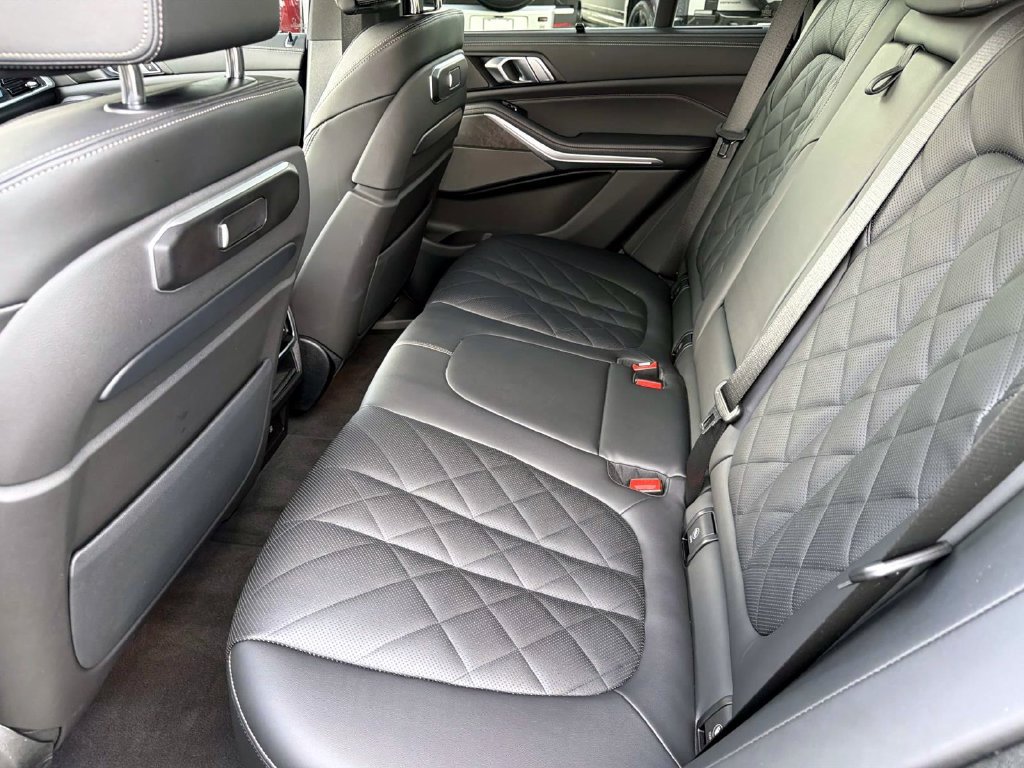 Used 2025 BMW X5 M60i AWD/4WD image 12