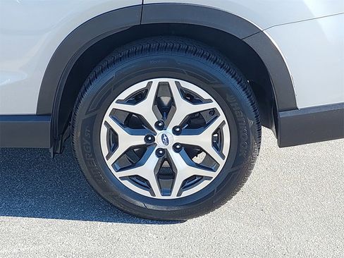 Used 2020 Subaru Forester Premium image 32