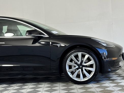 Used 2018 Tesla Model 3 Mid Range image 32