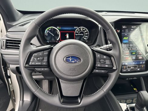 Used 2025 Subaru Forester Premium AWD/4WD image 8