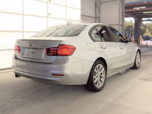 Used 2018 BMW 320i xDrive Sedan AWD/4WD image 5