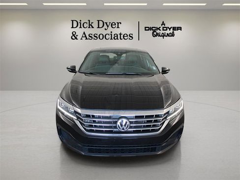 Used 2021 Volkswagen Passat 2.0T R-Line image 11