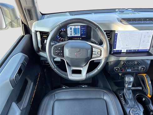 Used 2021 Ford Bronco Badlands image 24