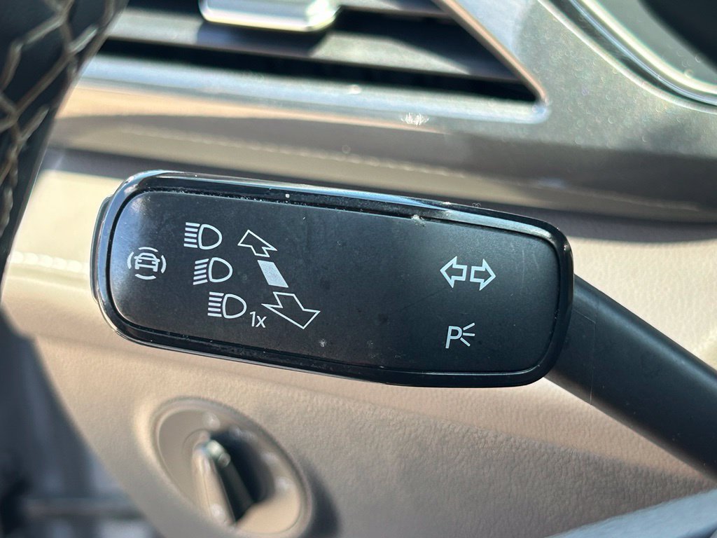 Certified 2023 Volkswagen Taos SEL AWD/4WD image 27