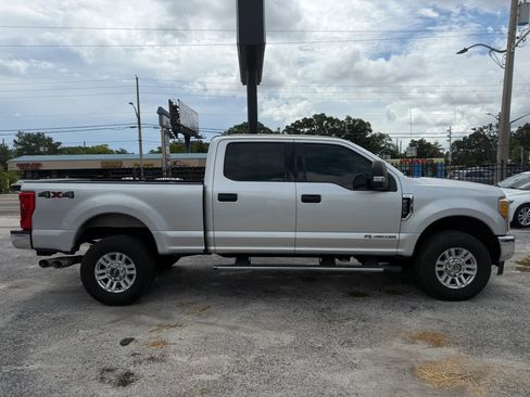 Used 2017 Ford F250 XLT AWD/4WD image 5