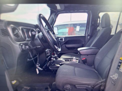 Used 2021 Jeep Gladiator Sport AWD/4WD image 3