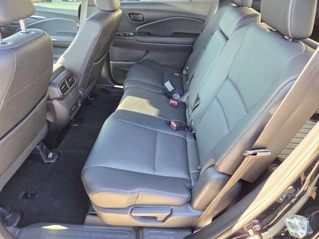 Used 2025 Honda Passport EX-L image 11