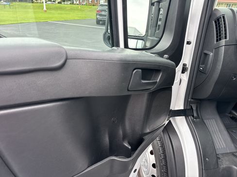 Used 2023 RAM ProMaster 2500 FWD image 16