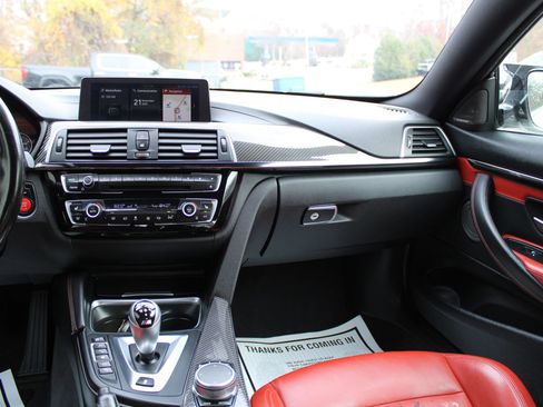 Used 2018 BMW M4 Coupe image 15
