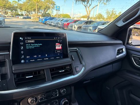 Used 2022 Chevrolet Suburban RST w/ Sport Performance Package image 43