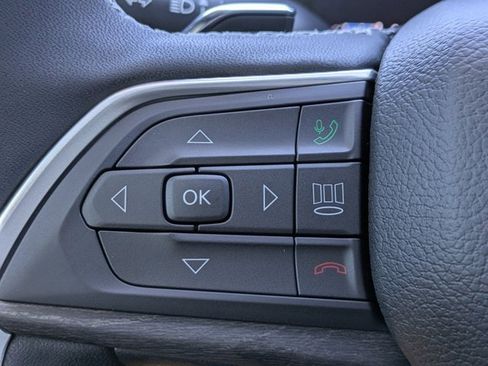 New 2025 Jeep Grand Cherokee Limited w/ Black Appearance Package image 22