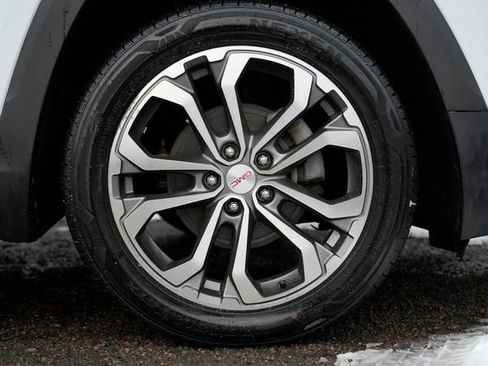 Used 2020 GMC Terrain SLT image 12