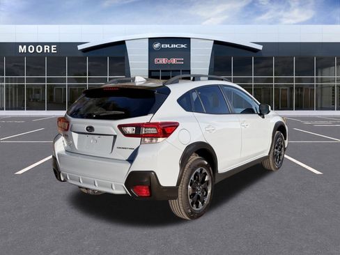 Used 2023 Subaru Crosstrek 2.0i Premium image 3