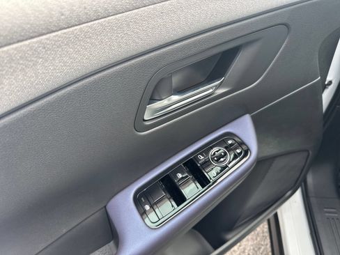 New 2026 Nissan Leaf SV+ w/ Floor Mat Package (SV+) FWD image 12