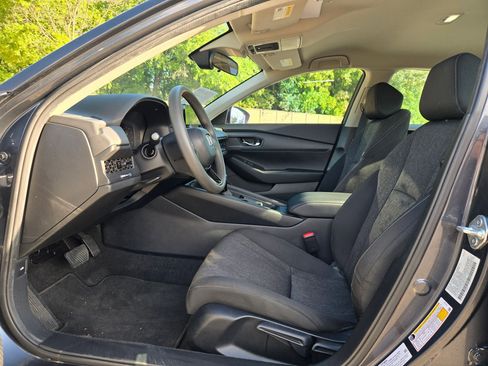 Certified 2024 Honda Accord LX image 9