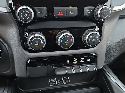 Used 2026 RAM 1500 Express AWD/4WD image 27