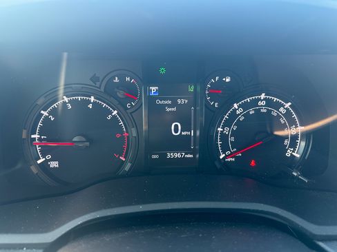 Used 2023 Toyota 4Runner SR5 AWD/4WD image 17