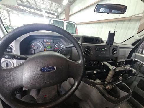 Used 2014 Ford E-350 and Econoline 350 Extended Super Duty w/ Power Group RWD image 9