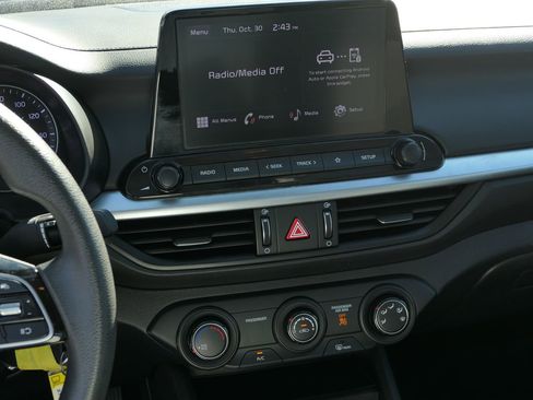 Used 2023 Kia Forte LXS w/ LXS Technology Package image 23