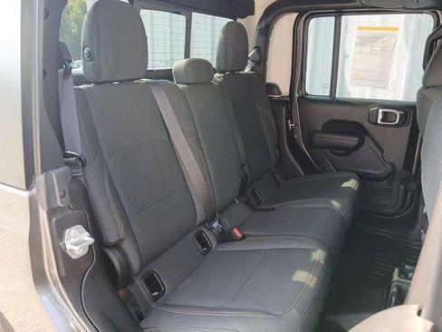 Used 2025 Jeep Gladiator Sport image 42