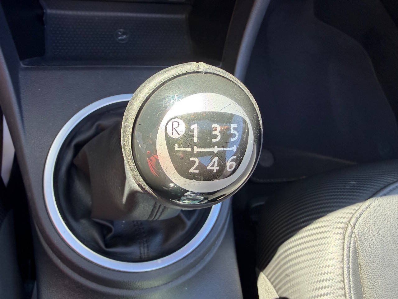 Used 2013 Volkswagen Beetle 2.0T FWD image 11