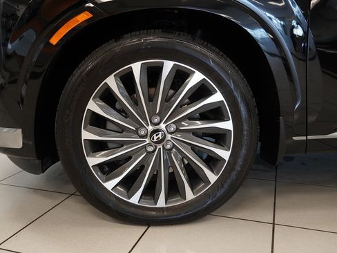 Used 2024 Hyundai Palisade Calligraphy image 17