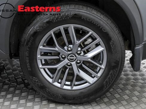 Used 2023 Nissan Rogue S image 47