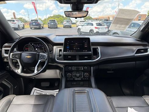 Used 2021 Chevrolet Suburban Premier w/ Premium Package AWD/4WD image 45