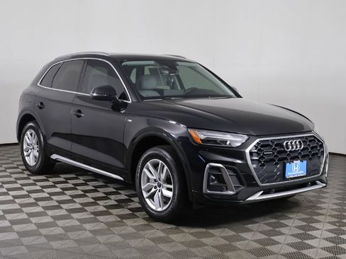 Used 2023 Audi Q5 2.0T Premium w/ Convenience Package AWD/4WD image 2