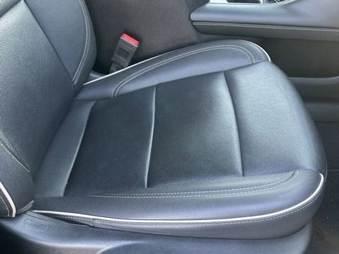 Used 2023 GMC Yukon SLT image 11