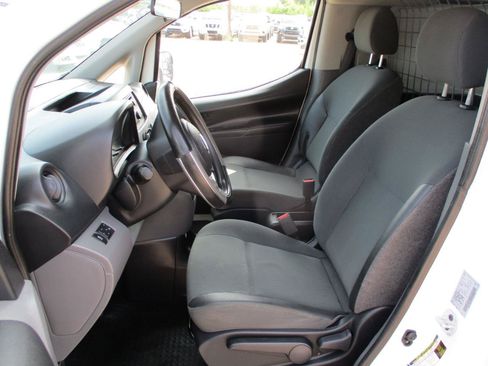 Used 2015 Nissan NV200 SV w/ Back Door Glass Package FWD image 10