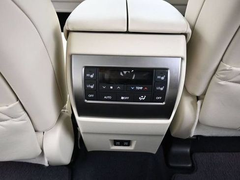 Used 2023 Lexus GX 460 Luxury w/ Sport Design Package AWD/4WD image 18