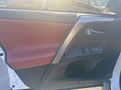 Used 2014 Toyota RAV4 Limited AWD/4WD image 16
