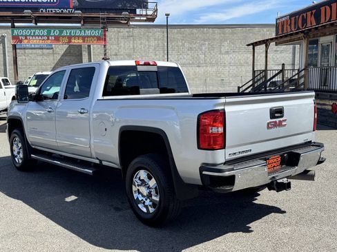 Used 2018 GMC Sierra 2500 SLT w/ Duramax Plus Package AWD/4WD image 5
