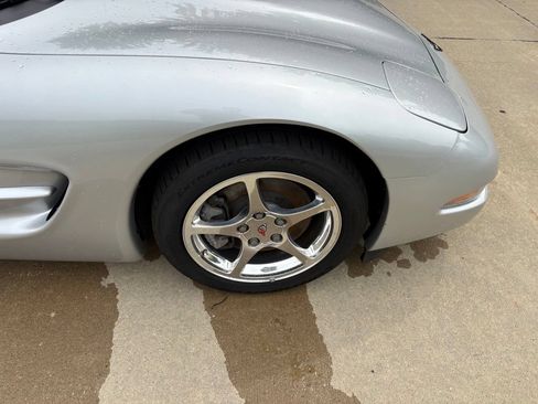 Used 2001 Chevrolet Corvette Convertible w/ Preferred Equipment Group2 RWD image 41