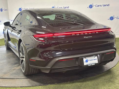 Used 2022 Porsche Taycan image 5