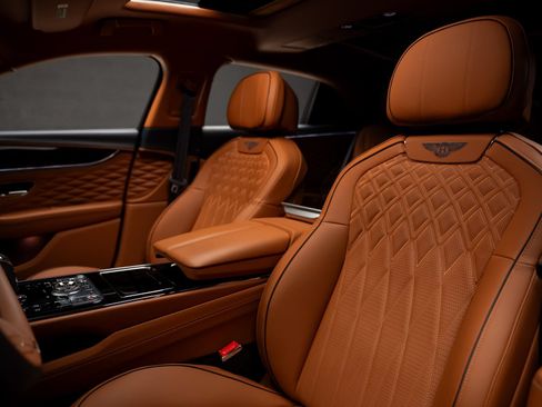 Used 2022 Bentley Flying Spur V8 AWD/4WD image 64