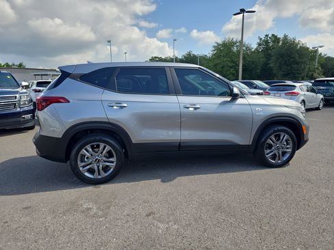 Certified 2023 Kia Seltos LX AWD/4WD image 9