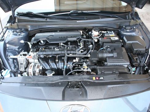 Used 2021 Hyundai Elantra SEL FWD image 12