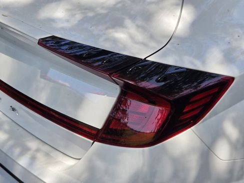 Used 2023 Hyundai Sonata SEL w/ Convenience Package FWD image 9