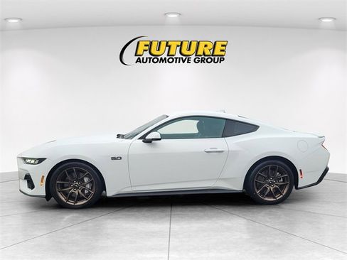 Used 2024 Ford Mustang GT Premium image 6