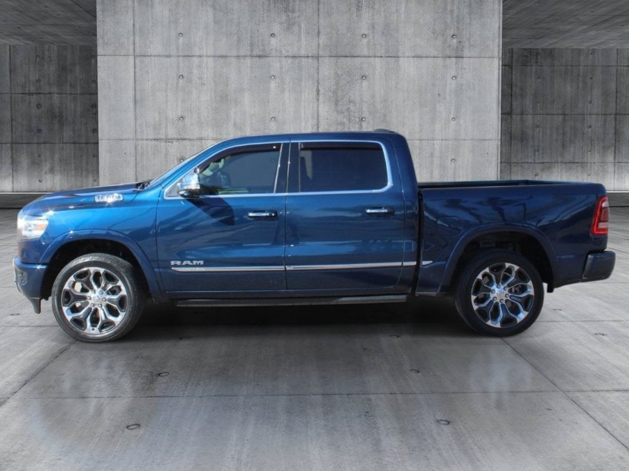 Used 2021 RAM 1500 Limited AWD/4WD image 2