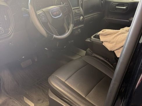 Used 2021 GMC Sierra 1500 4x4 Crew Cab w/ Sierra Value Package image 2