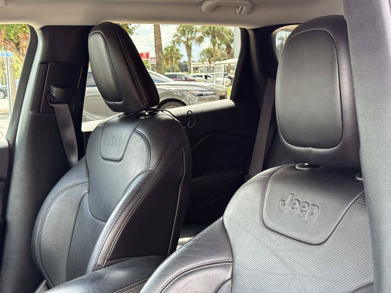 Used 2020 Jeep Cherokee Limited FWD image 13