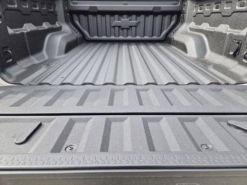 New 2026 Chevrolet Colorado ZR2 w/ Technology Package AWD/4WD image 23